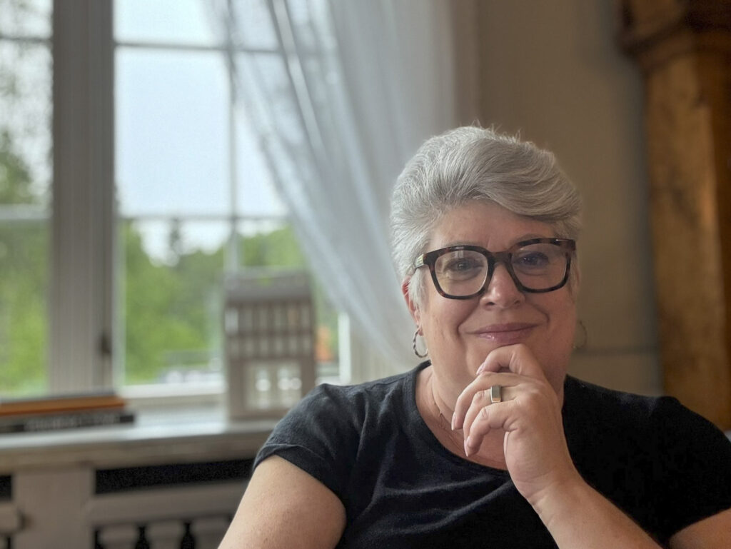 Lisa Olinda in Oslo, Norway Reflecting